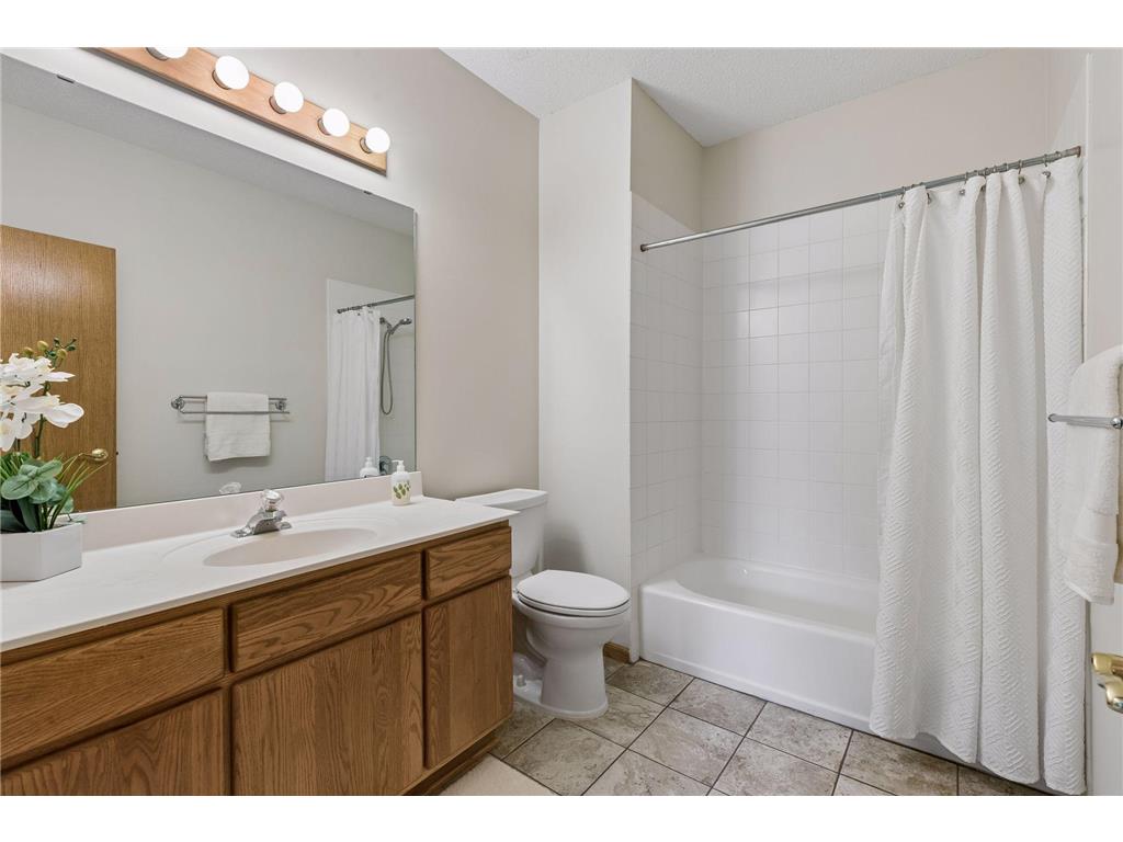 9225 Medicine Lake Road #205B Golden Valley MN 55427 7083927 image22