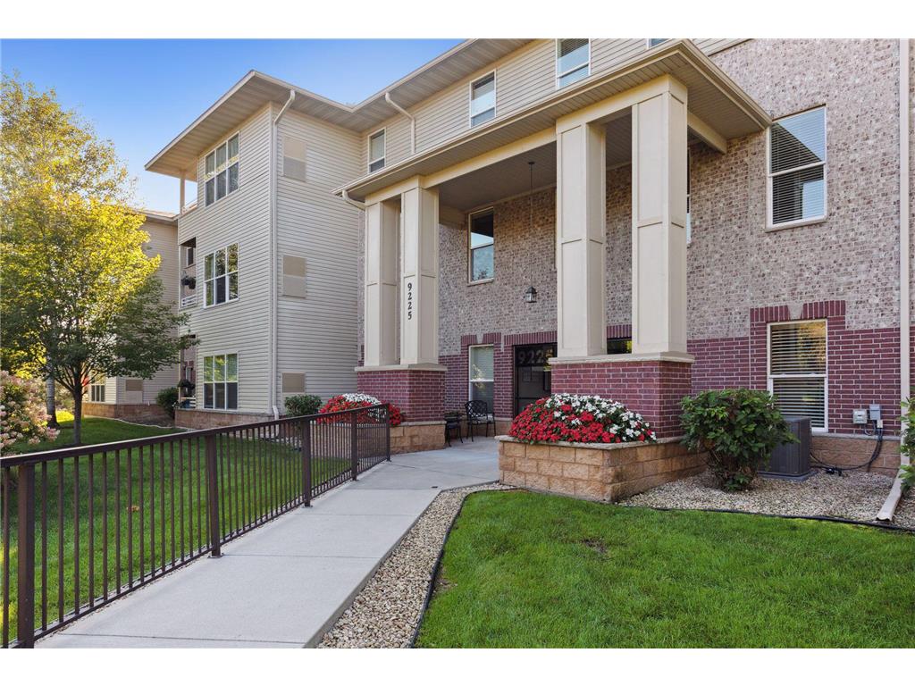 9225 Medicine Lake Road #205B Golden Valley MN 55427 7083927 image4