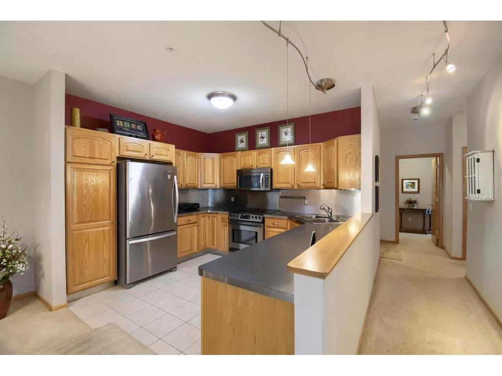 9225 Medicine Lake Road #212B Golden Valley MN 55427 7052910 image3