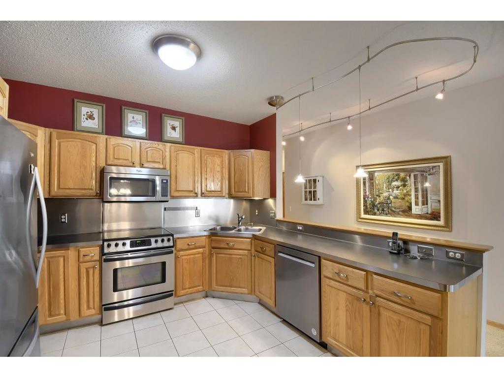 9225 Medicine Lake Road #212B Golden Valley MN 55427 7052910 image4