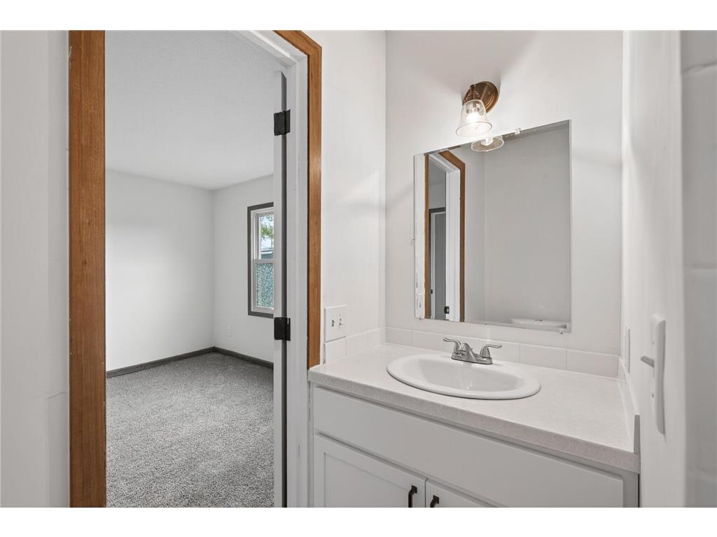 9225 Northwood Parkway New Hope MN 55427 7078064 image17
