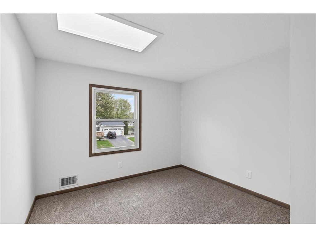 9225 Northwood Parkway New Hope MN 55427 7078064 image19