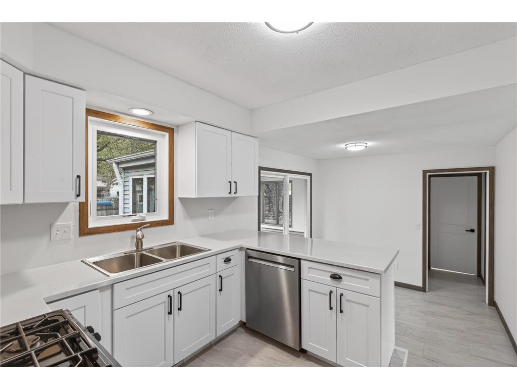 9225 Northwood Parkway New Hope MN 55427 7078064 image9
