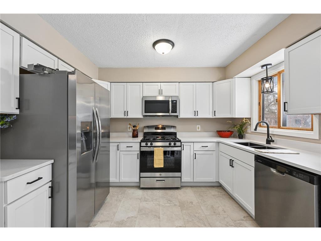 923 123rd Lane NW Coon Rapids MN 55448 7030303 image10