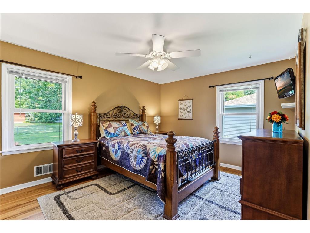 9230 Clinton Avenue S Bloomington MN 55420 7093173 image12