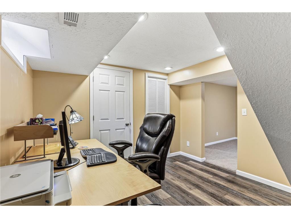 9230 Clinton Avenue S Bloomington MN 55420 7093173 image24