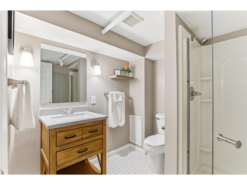 9230 Clinton Avenue S Bloomington MN 55420 7093173 image27