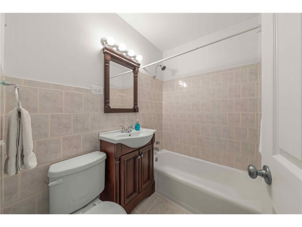 9230 Portland Avenue S Bloomington MN 55420 7048814 image27