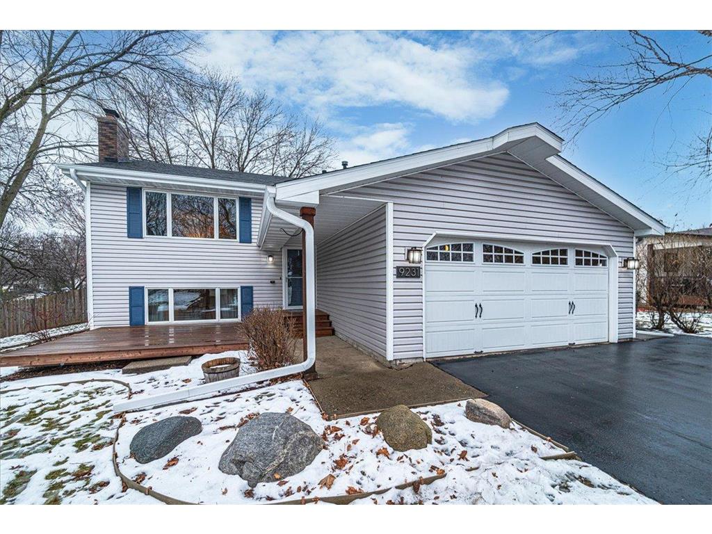 9231 Hemlock Lane N Maple Grove MN 55369 6642162 image1