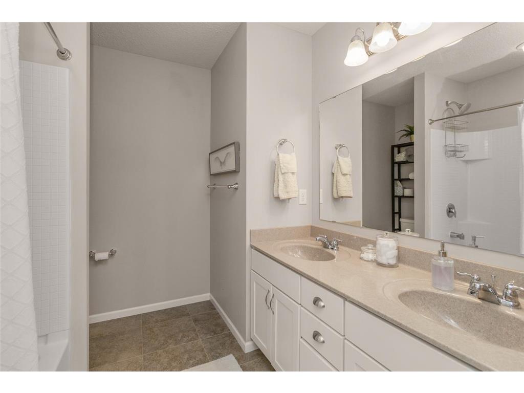 9231 Lighthouse Lane Woodbury MN 55129 7084722 image35