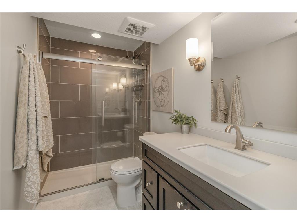 9231 Lighthouse Lane Woodbury MN 55129 7084722 image41