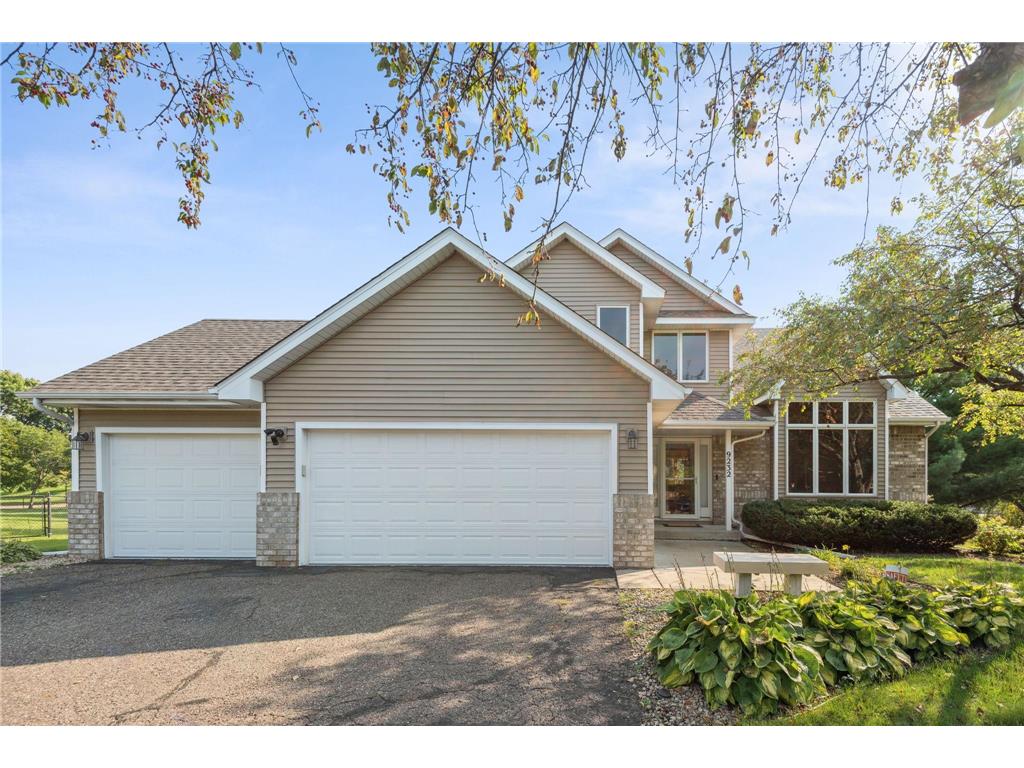 9232 Loch Lomond Court Brooklyn Park MN 55443 6605719 image1