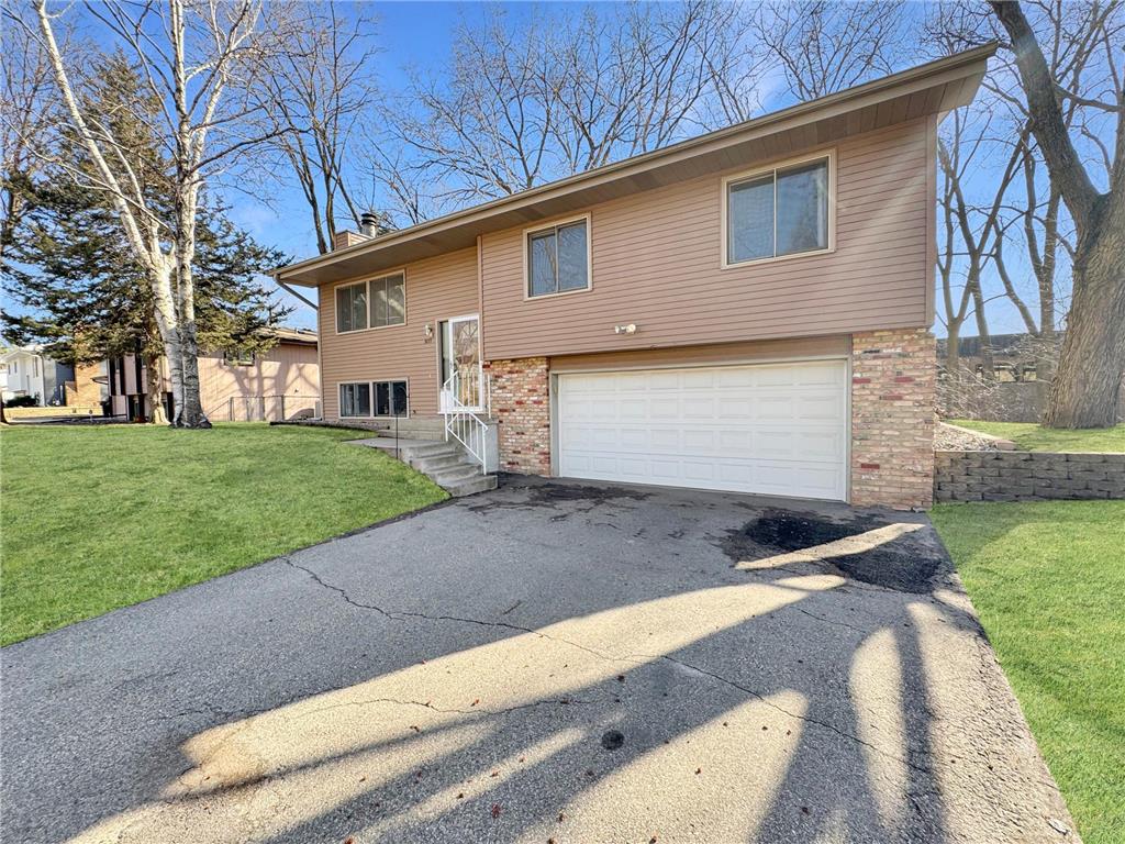 9233 59th Avenue N New Hope MN 55428 6686418 image1