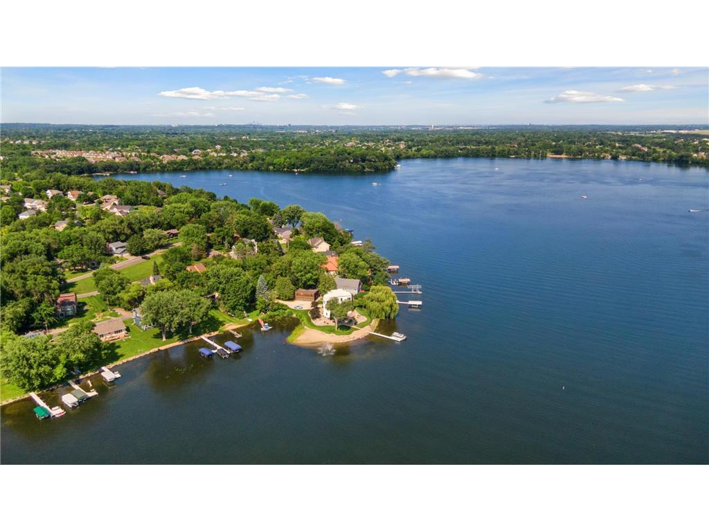 9235 Lake Riley Boulevard Chanhassen MN 55317 - Riley 7017530 image63