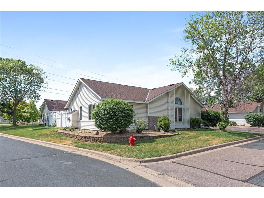 9236 Windsor Lane N Brooklyn Park MN 55443 6387837 image1