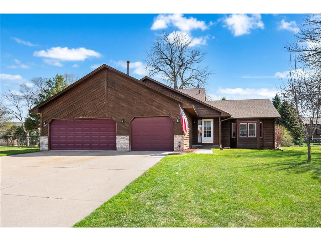 9237 Queens Gardens Brooklyn Park MN 55443 7062123 image1