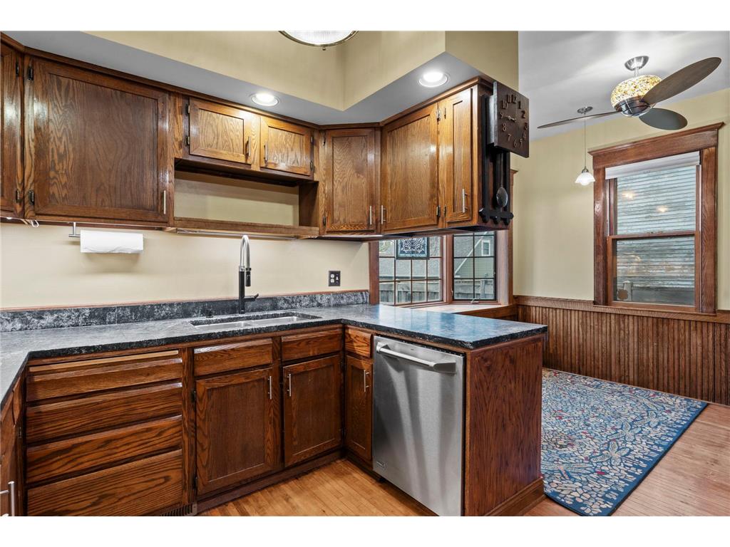 924 Marshall Avenue Saint Paul MN 55104 7059010 image27