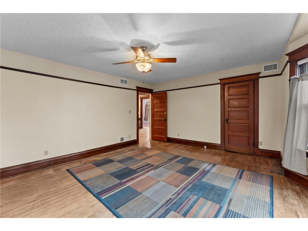 924 Marshall Avenue Saint Paul MN 55104 7059010 image39