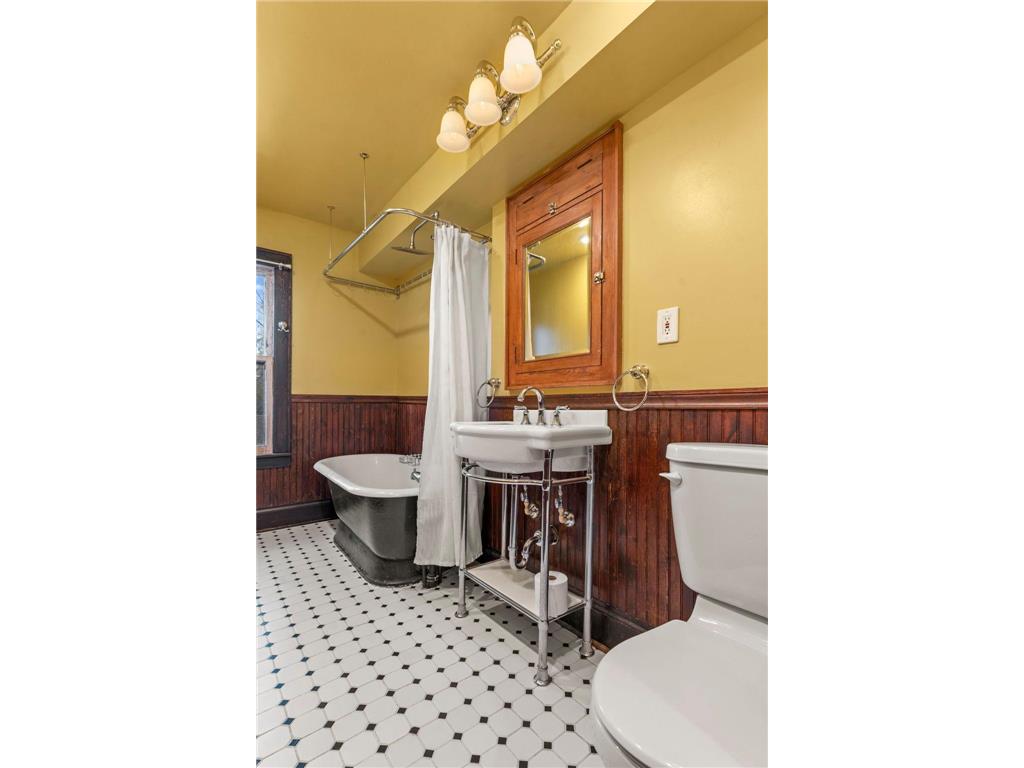 924 Marshall Avenue Saint Paul MN 55104 7059010 image41