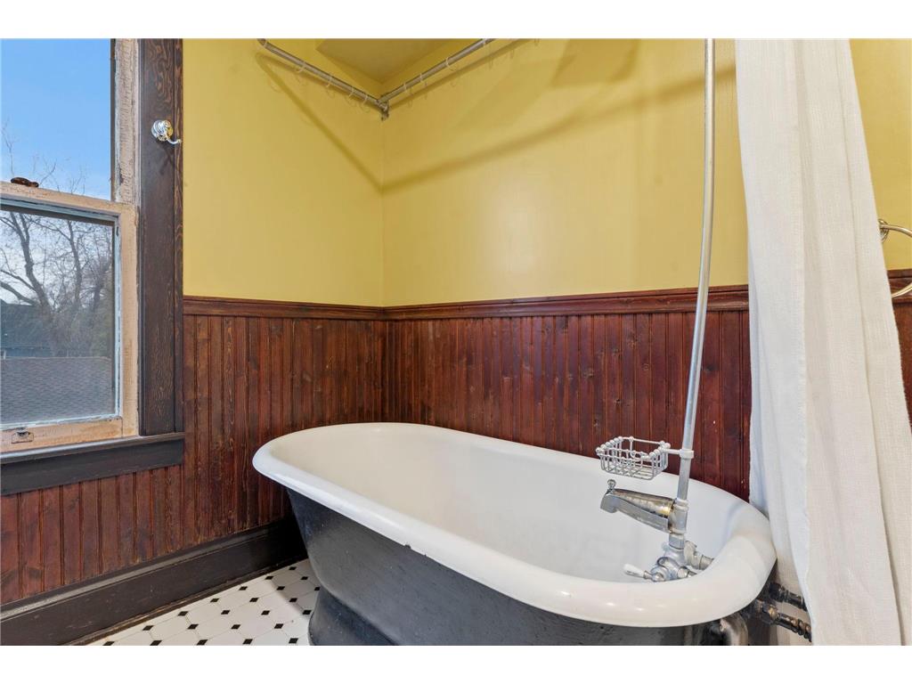 924 Marshall Avenue Saint Paul MN 55104 7059010 image42