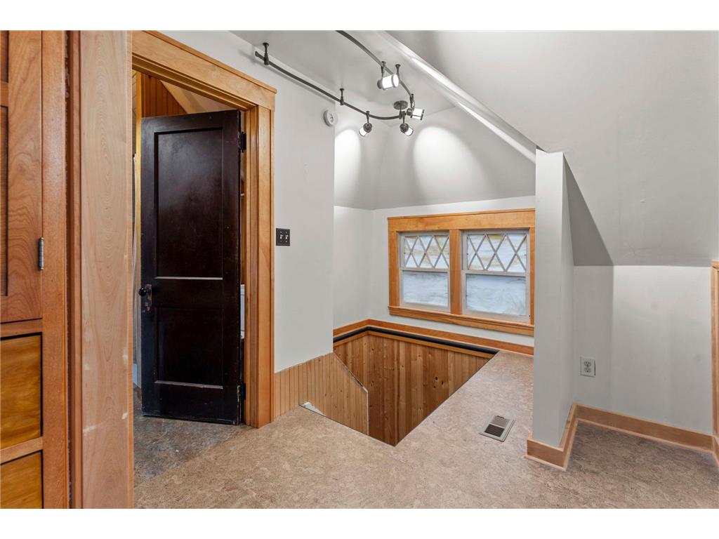 924 Marshall Avenue Saint Paul MN 55104 7059010 image50