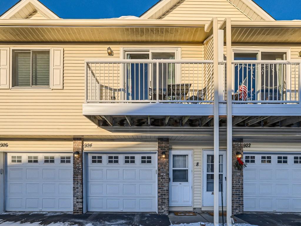 924 Pond View Court Vadnais Heights MN 55127 6476260 image1