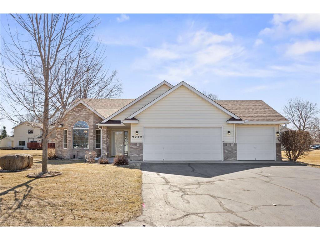 9242 Dunbar Knoll Circle N Brooklyn Park MN 55443 7037275 image1