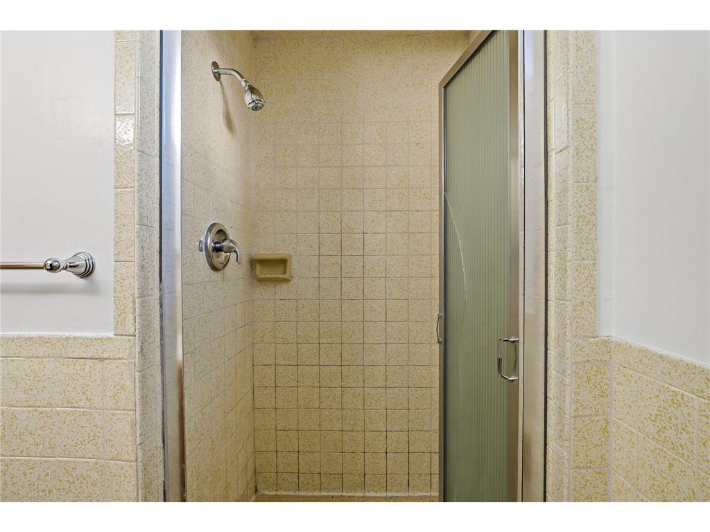 9242 Queen Avenue S Bloomington MN 55431 7036966 image26