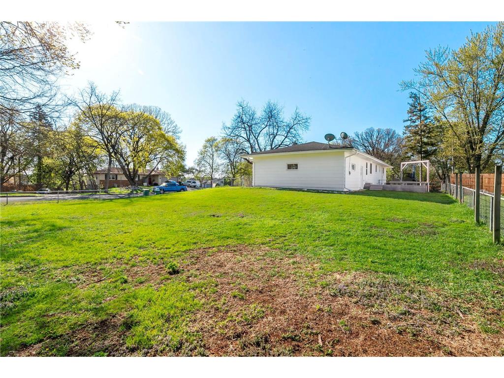 9242 Queen Avenue S Bloomington MN 55431 7036966 image32