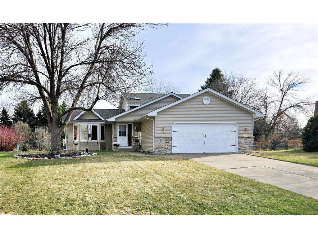 9243 Queens Gardens N Brooklyn Park MN 55443 7054041 image1