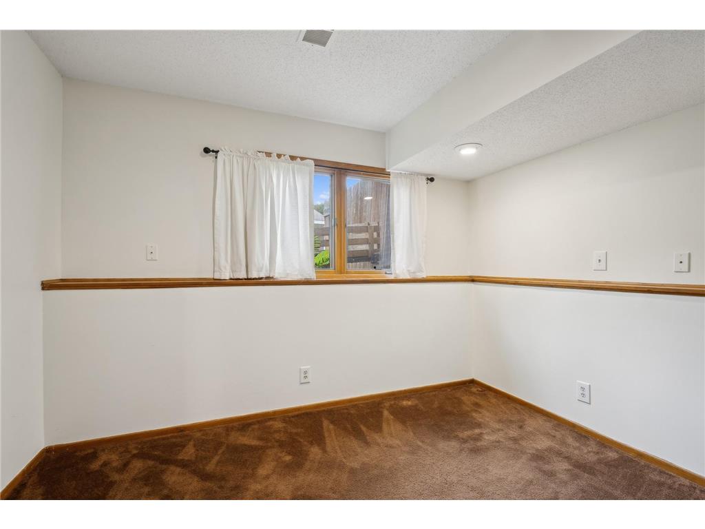 9247 Hemlock Lane N, Maple Grove, MN, 55369 MLS 6540547 Edina Realty