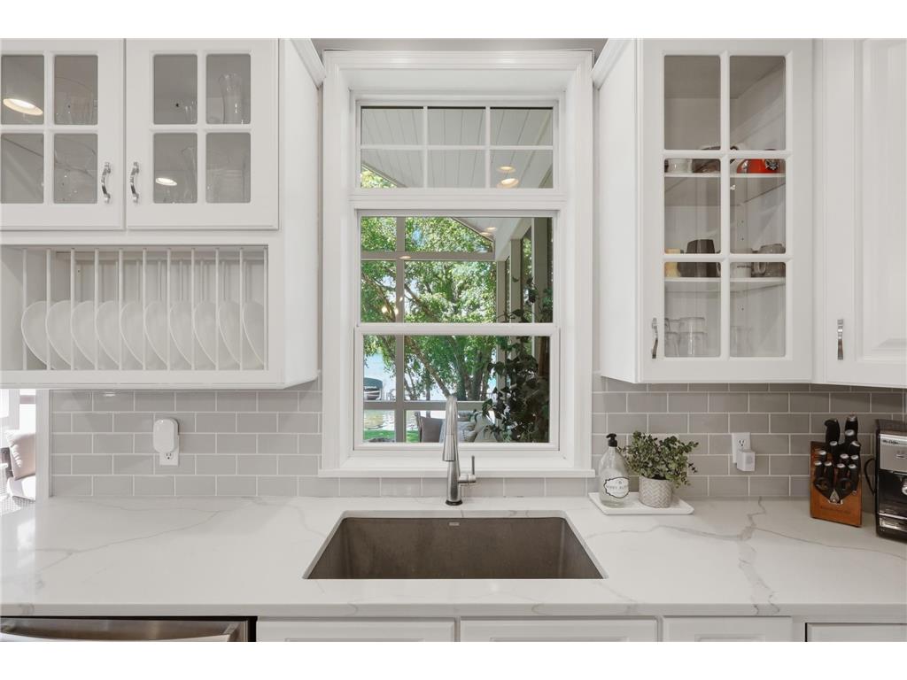 9247 Lake Riley Boulevard Chanhassen MN 55317 - Riley 7097353 image17