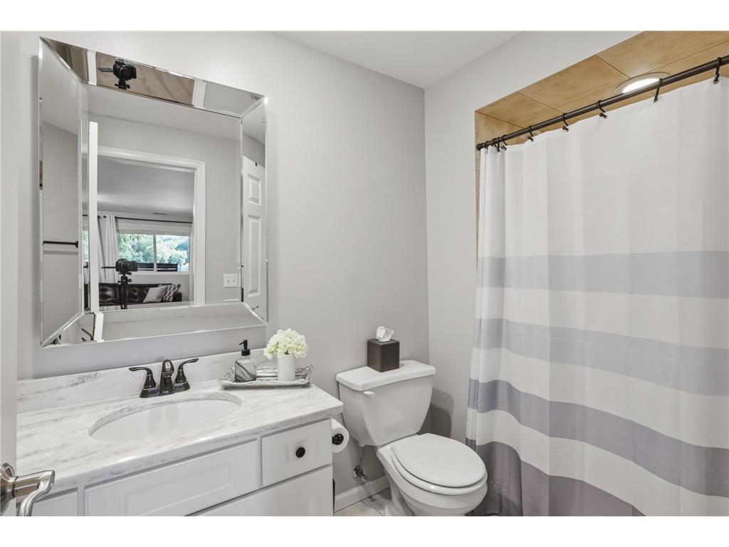 9247 Lake Riley Boulevard Chanhassen MN 55317 - Riley 7097353 image20