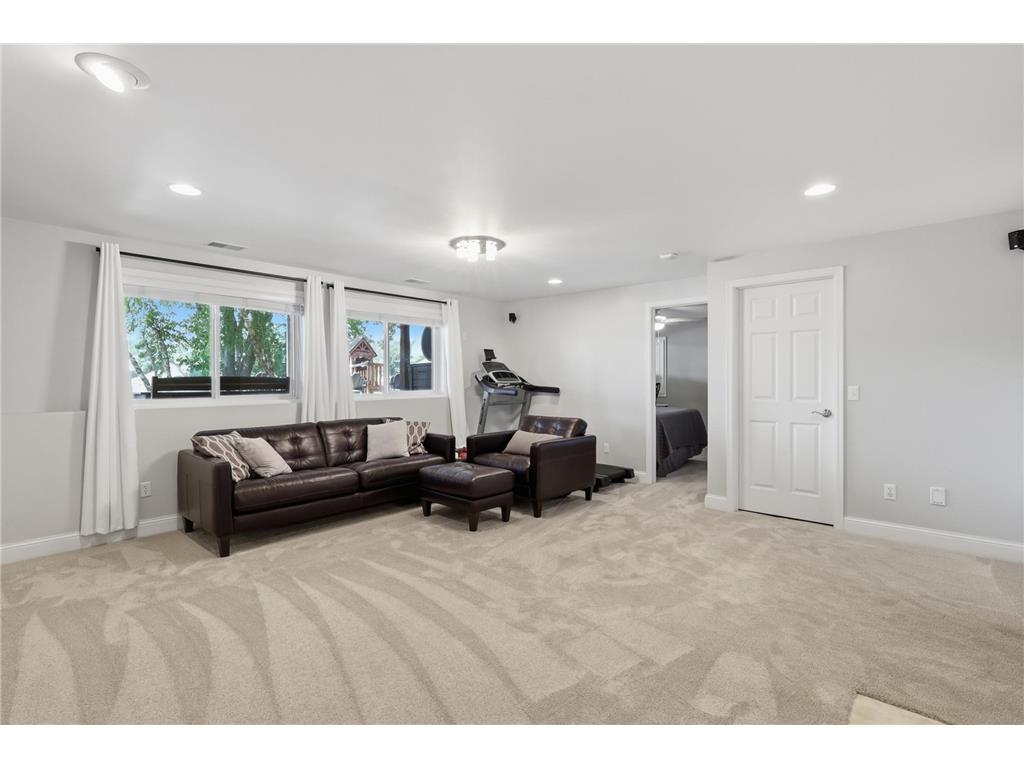 9247 Lake Riley Boulevard Chanhassen MN 55317 - Riley 7097353 image36