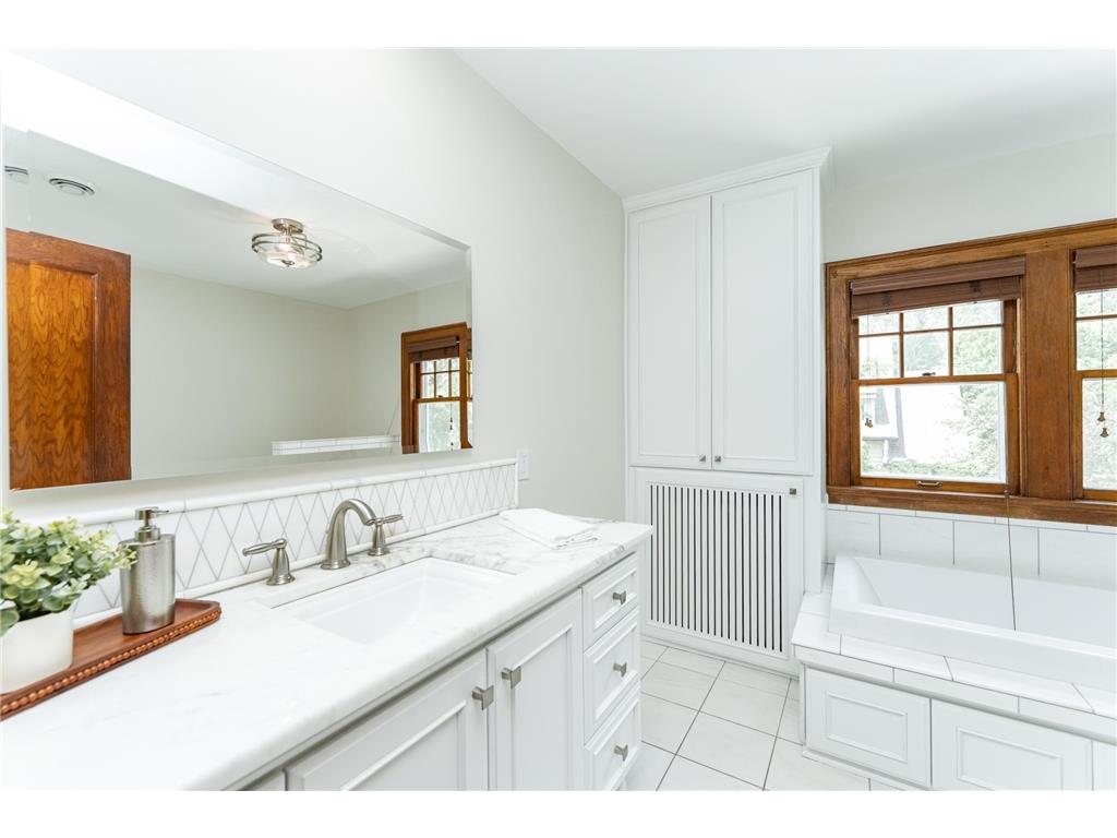 925 6th Street SW Rochester MN 55902 6728663 image60