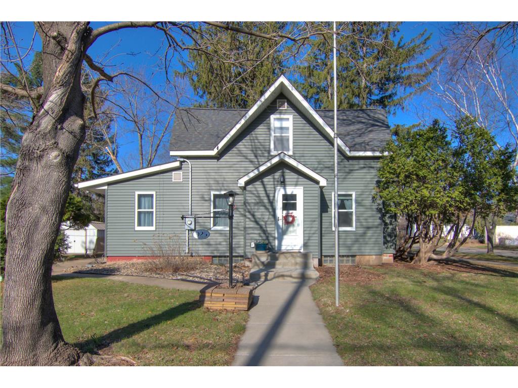 925 9th Street, Hudson, WI, 54016 MLS 6359244 Edina Realty