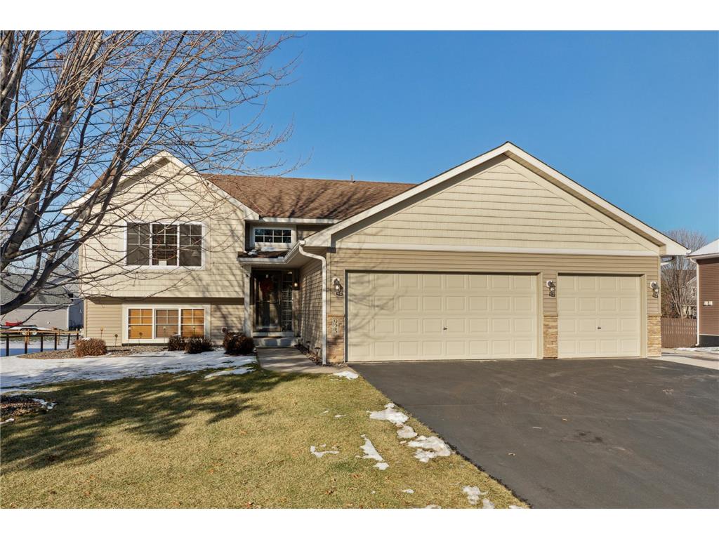 925 Kelly Street, Lino Lakes, MN 55014 MLS 6310260 Edina Realty