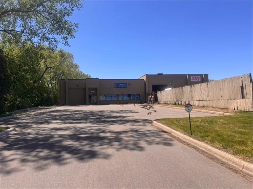 9250 Holly Street NW Coon Rapids MN 55433 7072843 image1