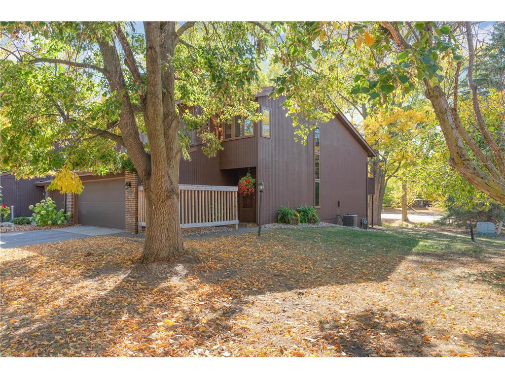 9252 Hyland Creek Road Bloomington MN 55437 6267423 image1