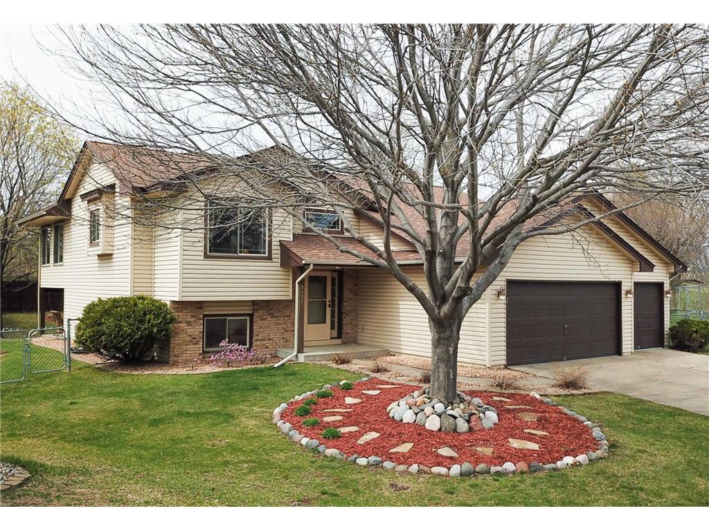 9255 Queens Gardens Brooklyn Park MN 55443 6525388 image1