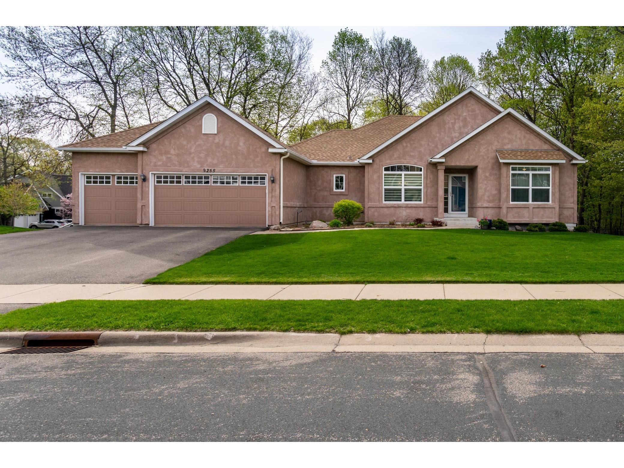 9255 Woodridge Way, Savage, MN 55378 MLS 5699644 Edina Realty