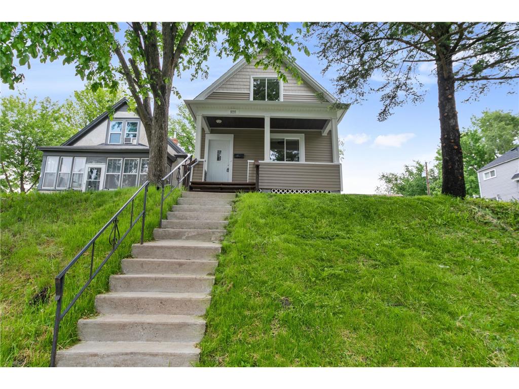 926 Earl Street Saint Paul MN 55106 6739659 image1