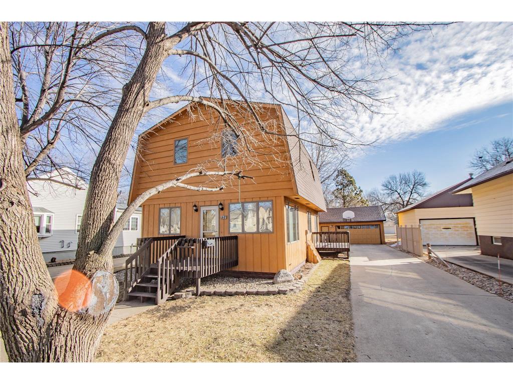 926 Mcmillan Street Worthington MN 56187 6475154 image1