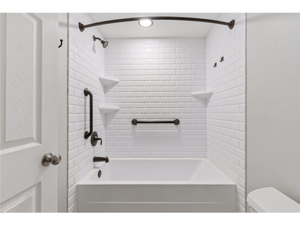 926 Westbrooke Way #8 Hopkins MN 55343 7057976 image22