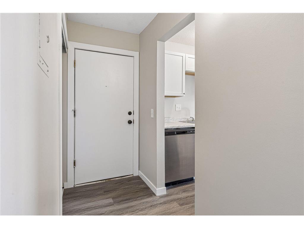 926 Westbrooke Way #8 Hopkins MN 55343 7057976 image3