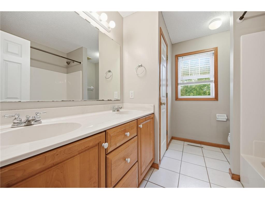 9260 Icosa Street Lakeville MN 55044 7094402 image39