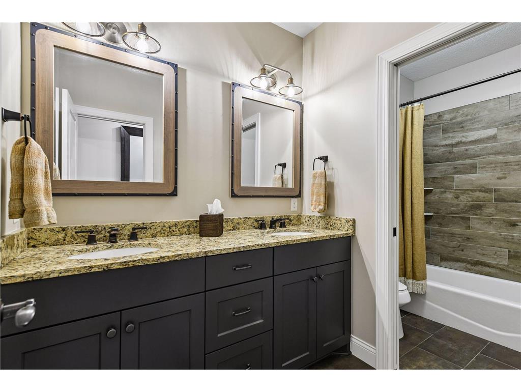 9264 Hawkcrest Court Chanhassen MN 55317 7072527 image32