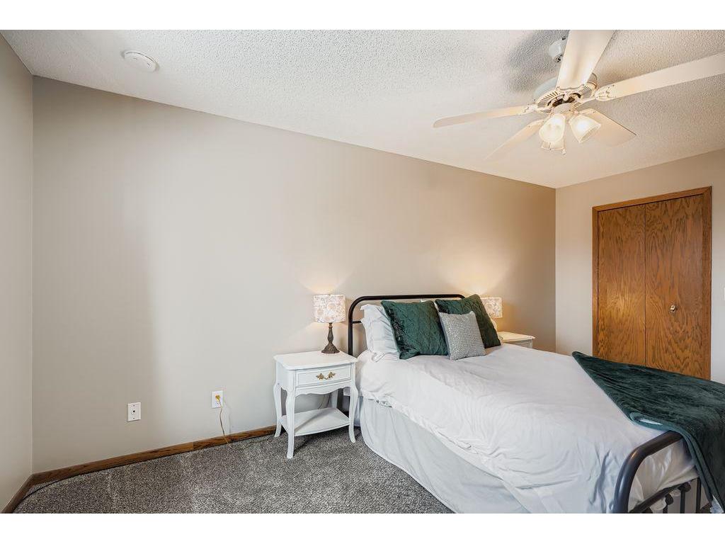 927 Pond View Court Vadnais Heights MN 55127 6824092 image14