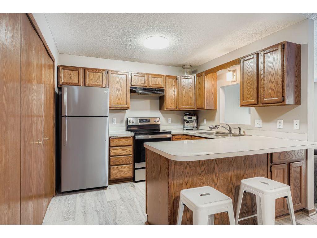 927 Pond View Court Vadnais Heights MN 55127 6824092 image18