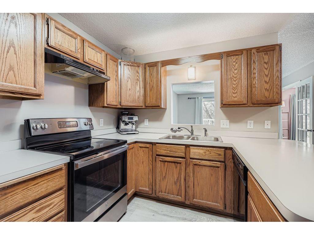 927 Pond View Court Vadnais Heights MN 55127 6824092 image19